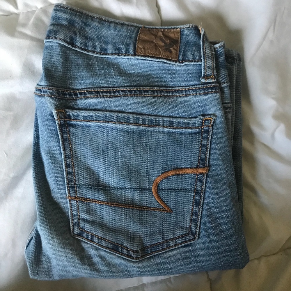 Light Wash American Eagle Jeggings